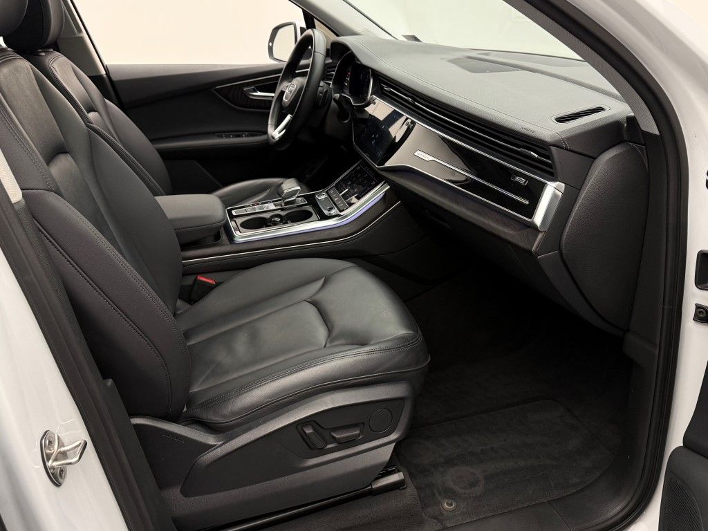 Thumbnail: 2023 Audi Q7 - 15