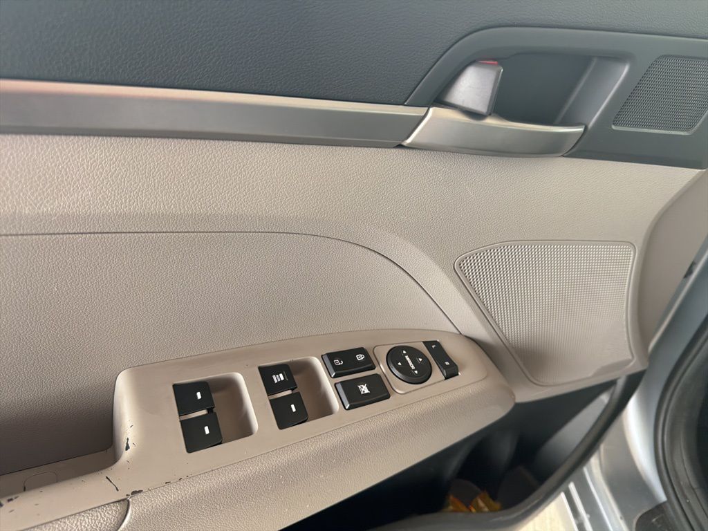 Thumbnail: 2017 Hyundai Elantra - 25