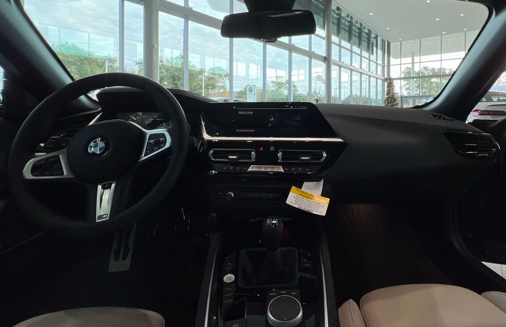 Thumbnail: 2026 BMW Z4 - 16