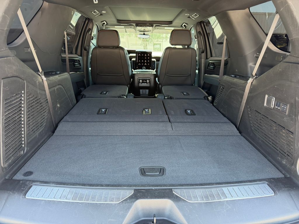 Used 2025 GMC Yukon SUV