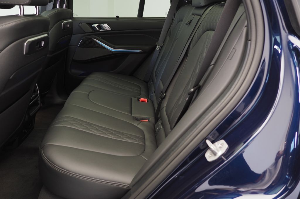 Thumbnail: 2026 BMW X5 - 21