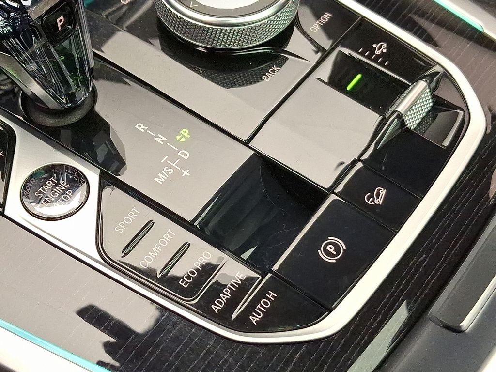 Thumbnail: 2020 BMW X7 - 30