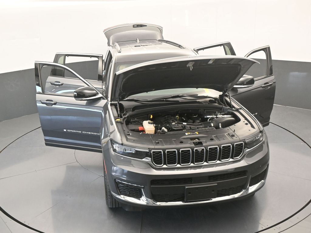 Used 2023 Baltic Gray Metallic Clearcoat Jeep Limited image 79
