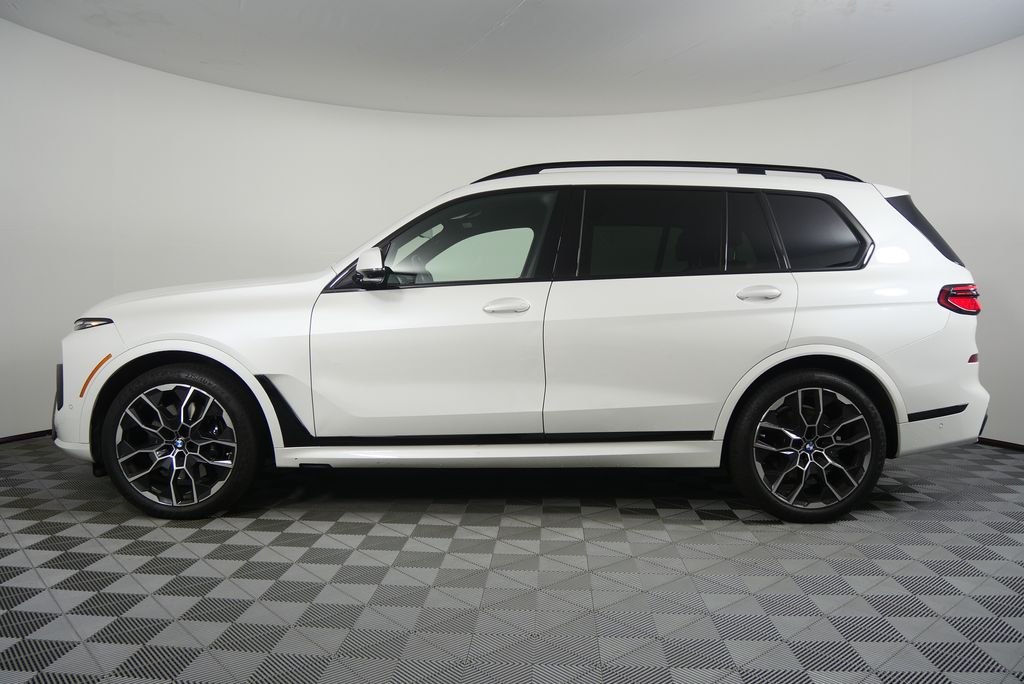 Thumbnail: 2024 BMW X7 - 6