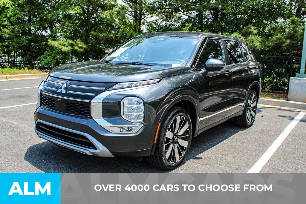Used 2025 Gray Mitsubishi SE image 3