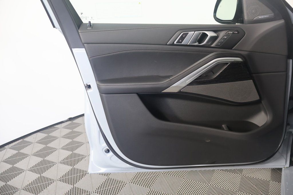 2025 BMW X6 xDrive40i 7