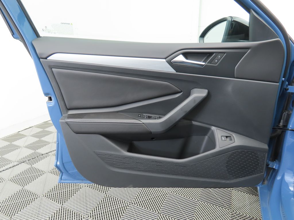 Thumbnail: 2025 Volkswagen Jetta - 25