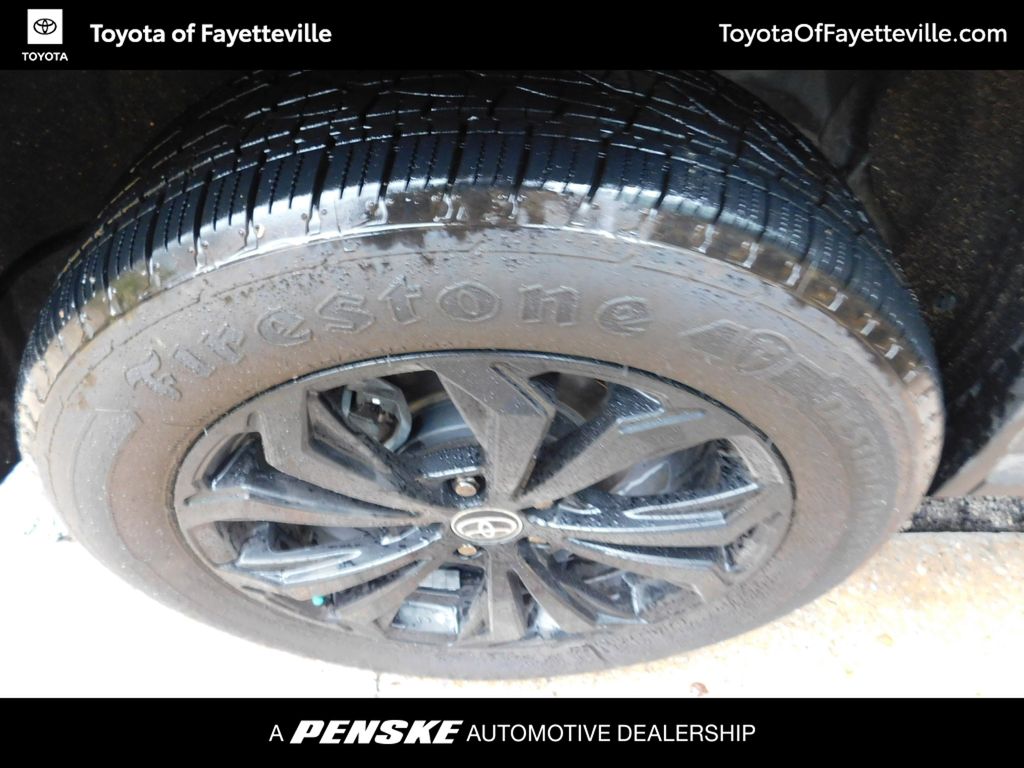 Thumbnail: 2022 Toyota RAV4 - 8