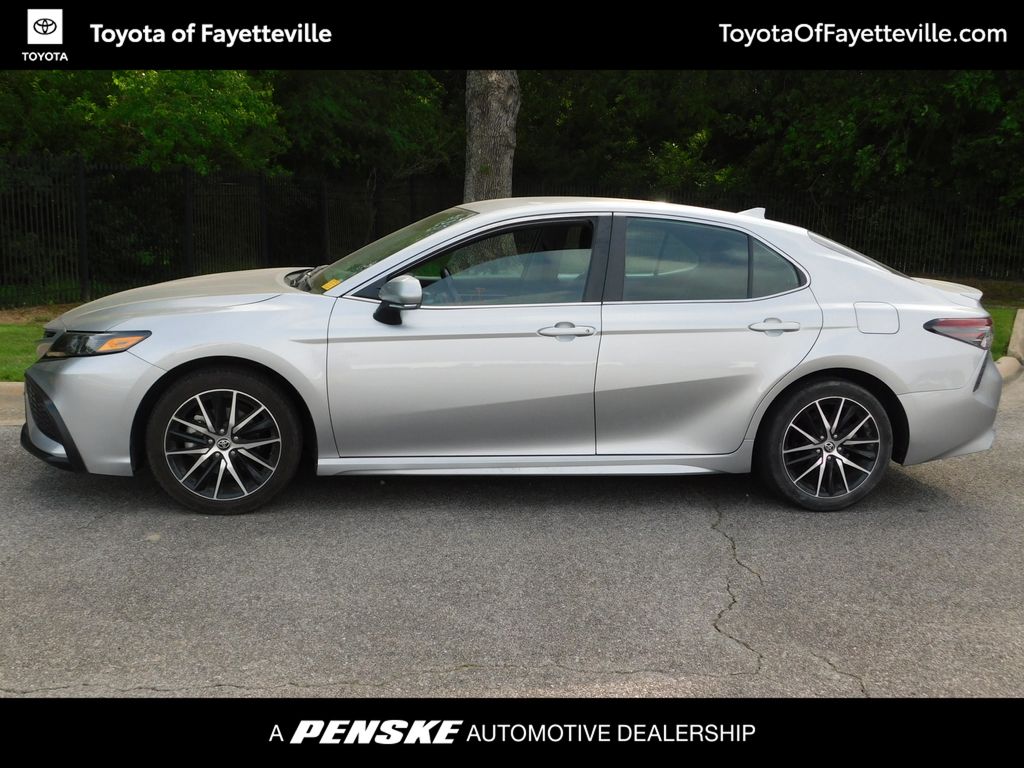 2023 Toyota Camry SE 2
