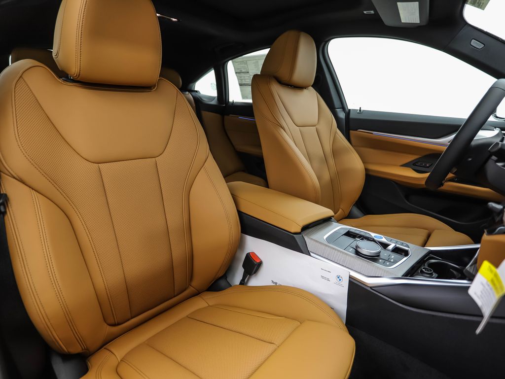 Thumbnail: 2025 BMW i4 - 30