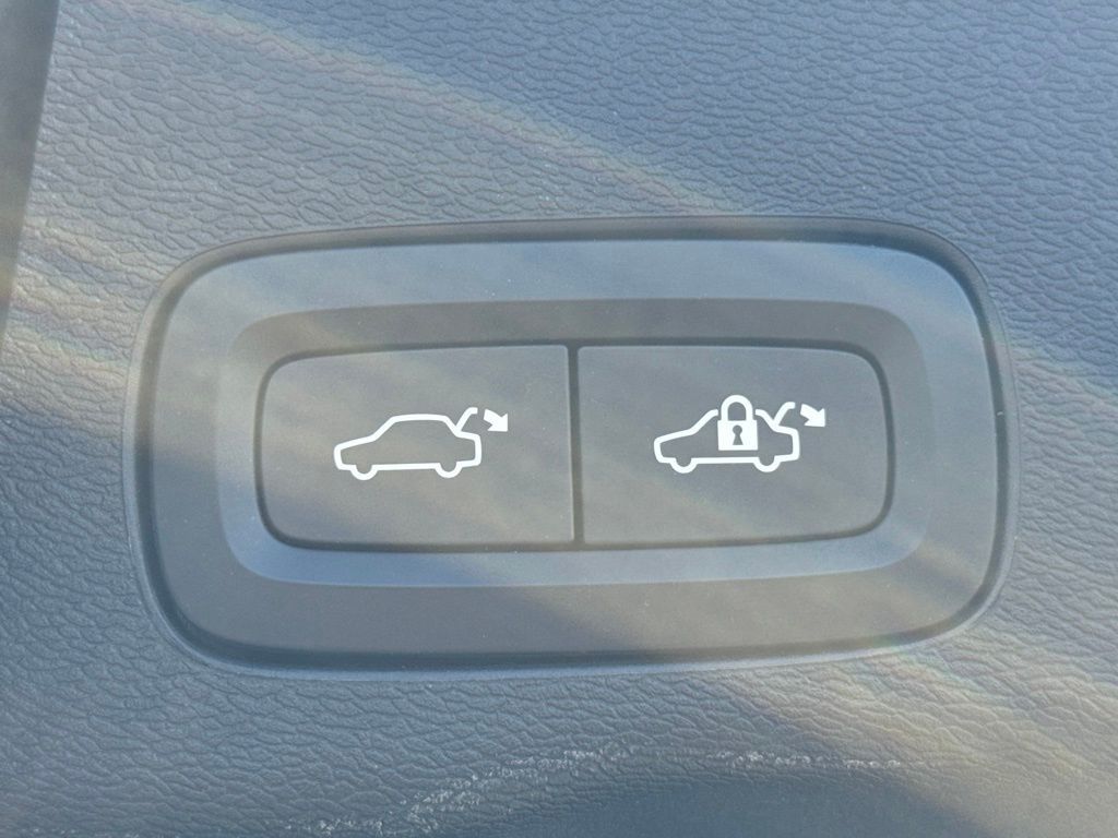 Used 2023 Volvo XC60 SUV