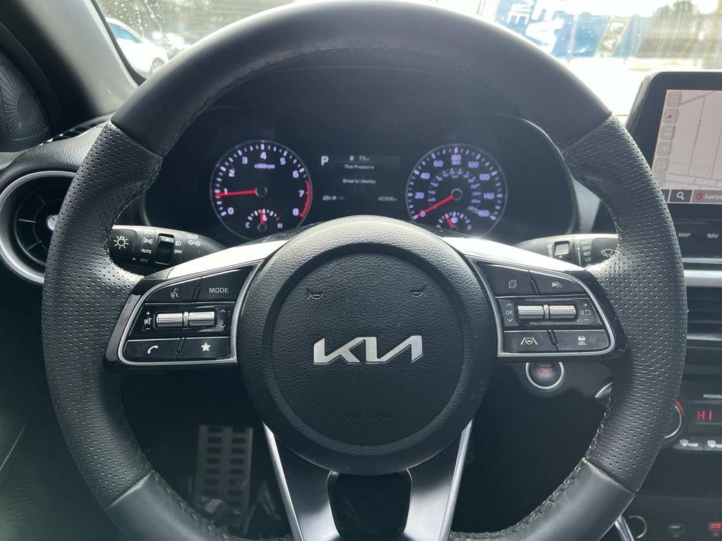 2023 Kia Forte #16