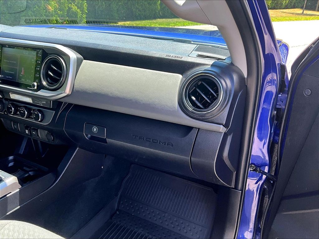 2023 Toyota Tacoma — photo 13