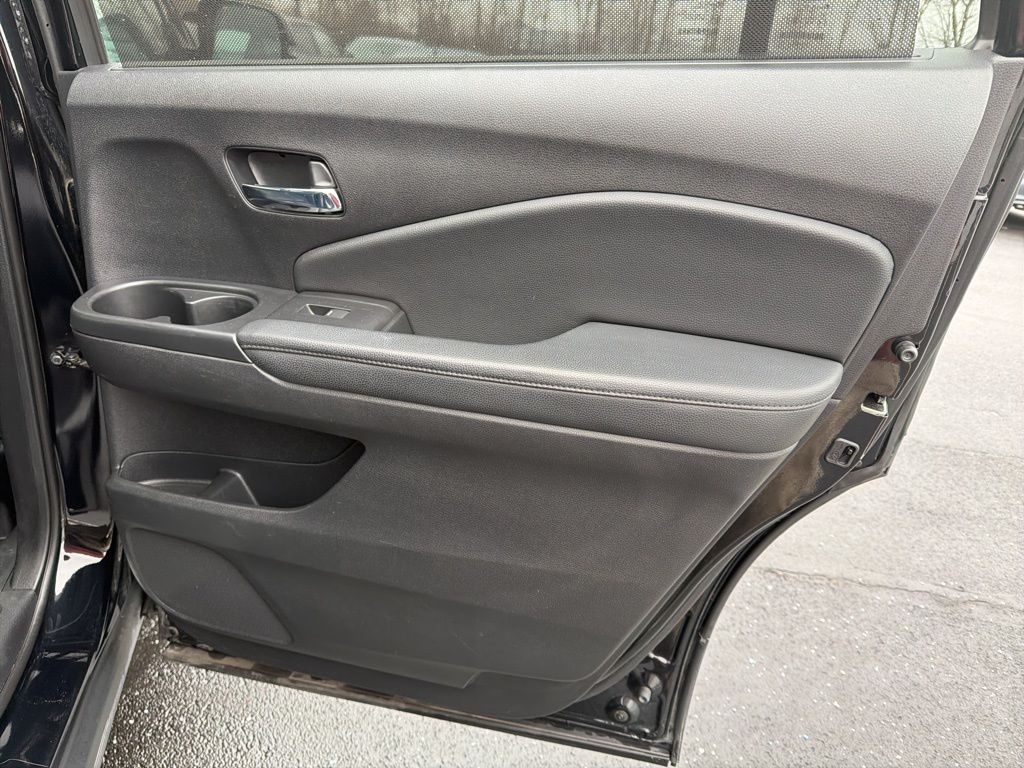 Thumbnail: 2019 Honda Pilot - 26