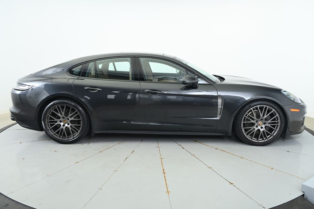 2022 Porsche Panamera Platinum 8