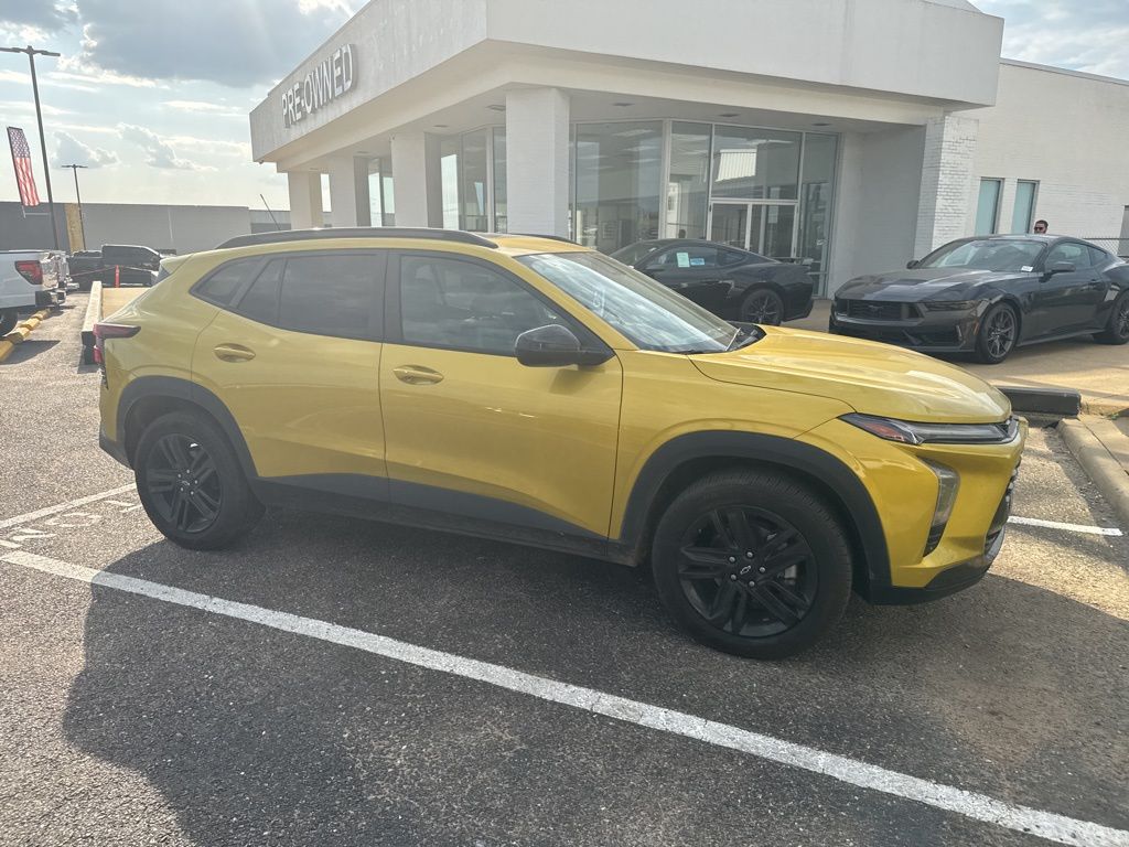 2024 Nitro Yellow Metallic Chevrolet Trax ACTIV FWD SUV