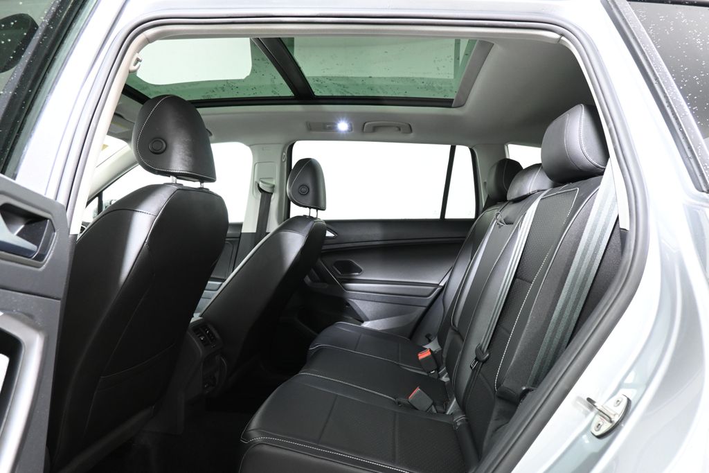 Thumbnail: 2021 Volkswagen Tiguan - 7