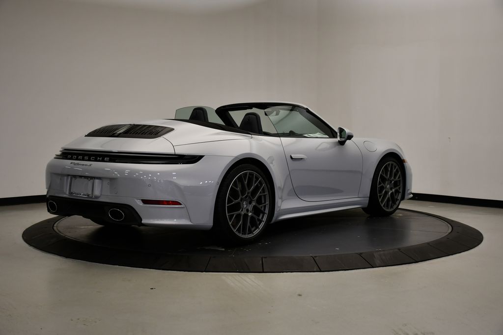 Thumbnail: 2026 Porsche 911 - 15