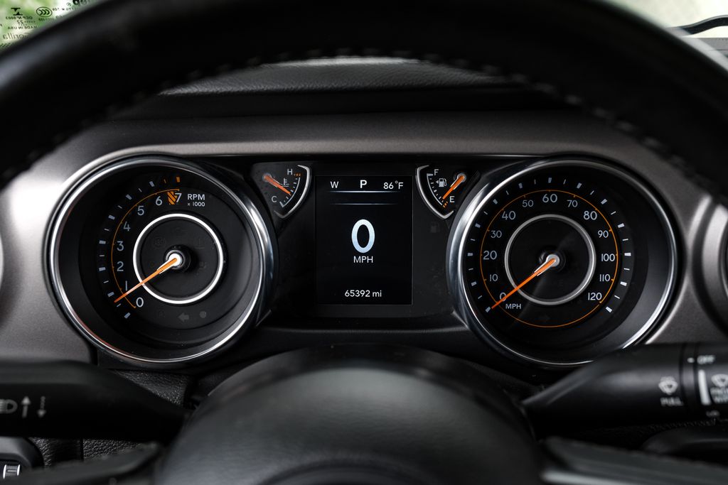 used 2022 Jeep Gladiator car, priced at $28,382