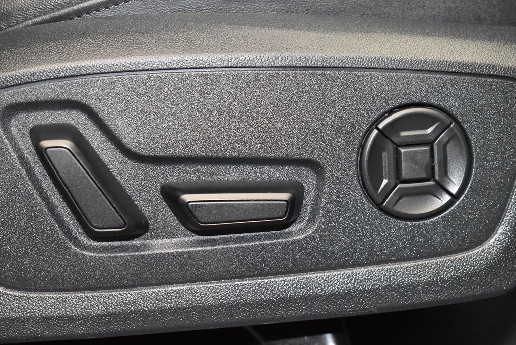 Thumbnail: 2025 Audi Q3 - 23