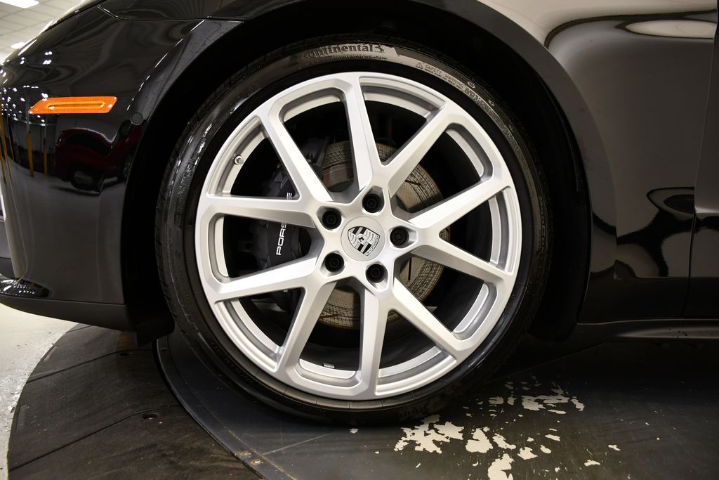 Thumbnail: 2026 Porsche Panamera - 16