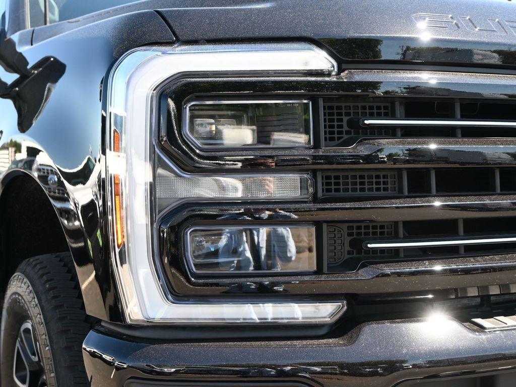 2025 Ford F-350 Super Duty Platinum