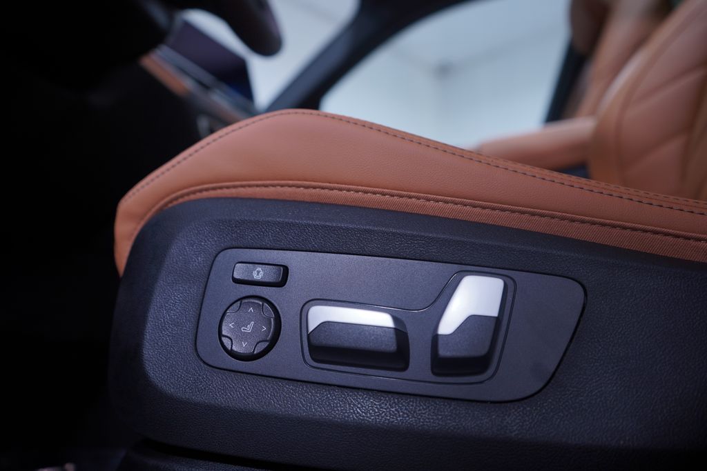 Thumbnail: 2026 BMW X5 - 12