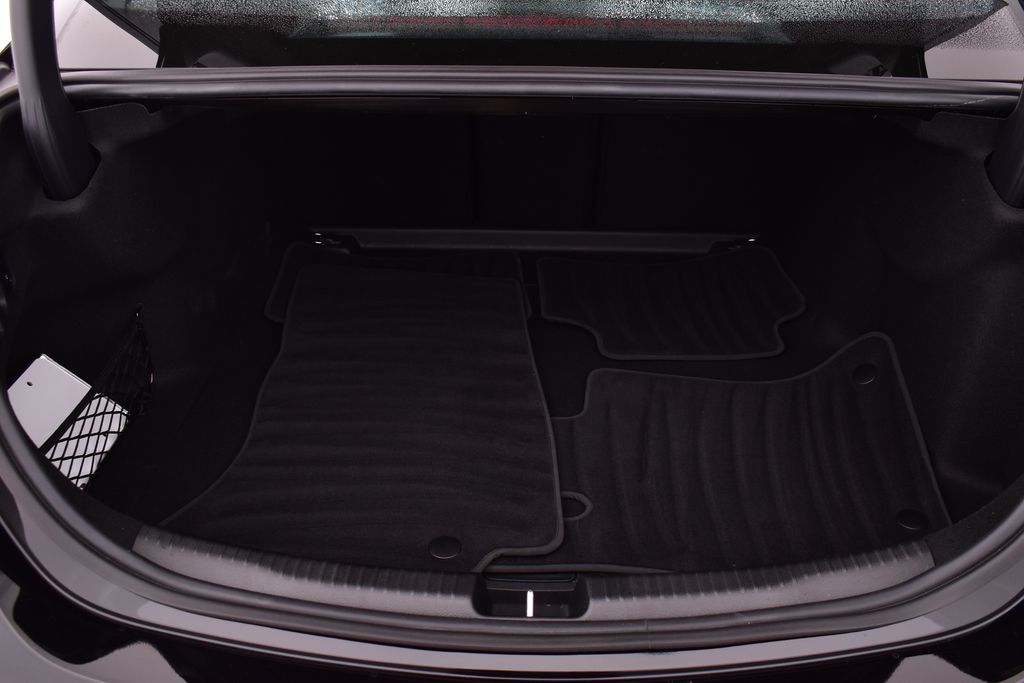 Thumbnail: 2025 Mercedes-Benz C-Class - 32