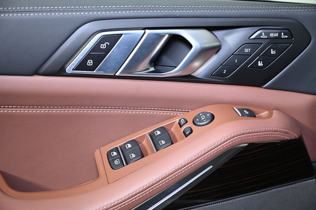 Thumbnail: 2026 BMW X7 - 23