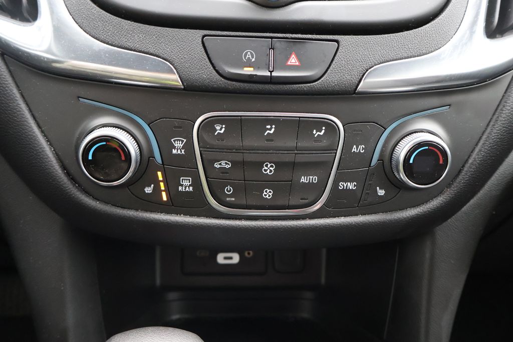 2022 Chevrolet Equinox LT 24