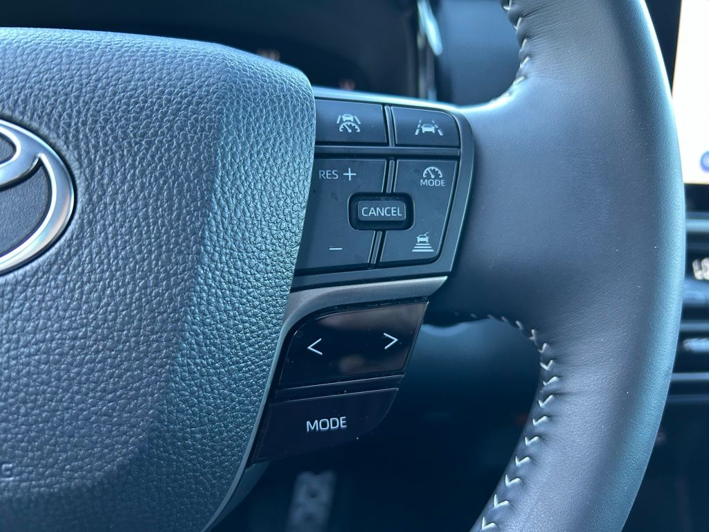 Thumbnail: 2025 Toyota Camry - 19