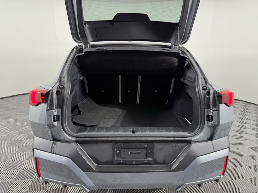 2025 BMW X2 xDrive28i 18