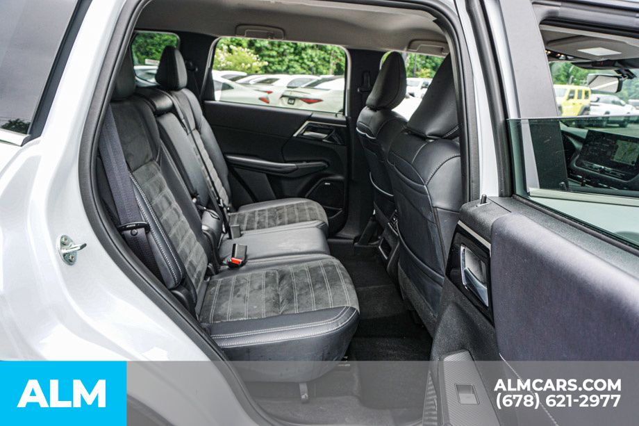2025 Mitsubishi Outlander SE - Photo 24