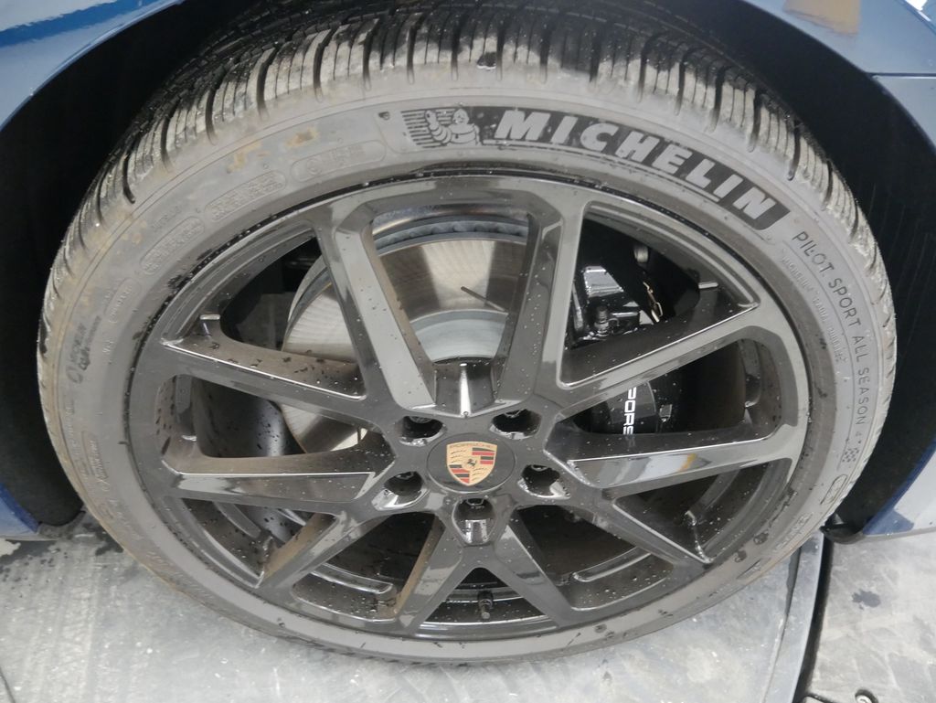 Thumbnail: 2026 Porsche Panamera - 16