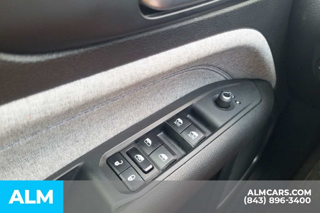 Used 2024 Blue Jeep Latitude image 32