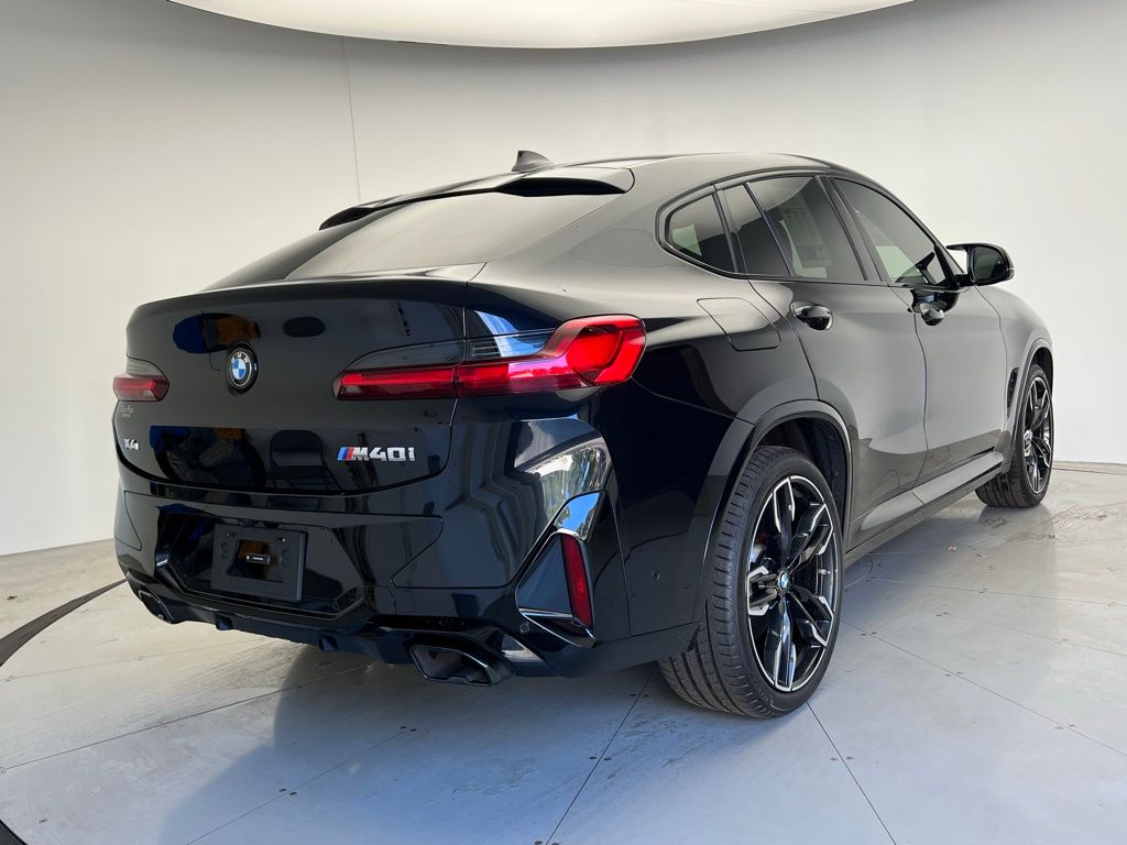 Thumbnail: 2024 BMW X4 - 3