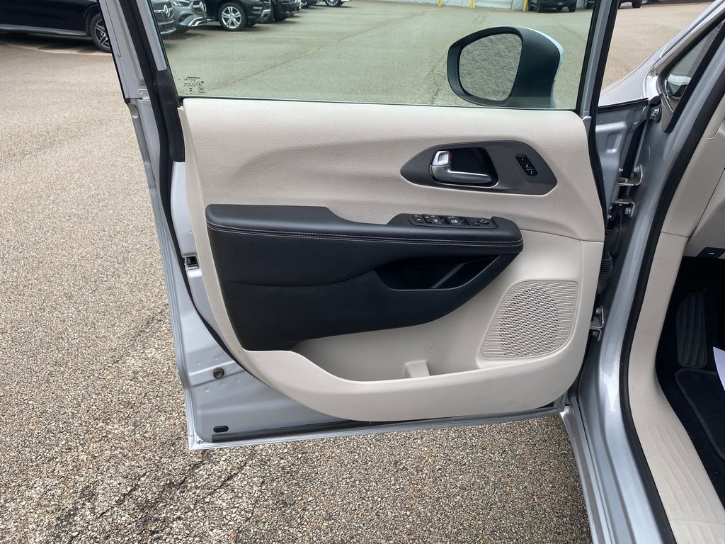 2023 Chrysler Pacifica Touring L Silver at Klick Lewis Buick Chevrolet