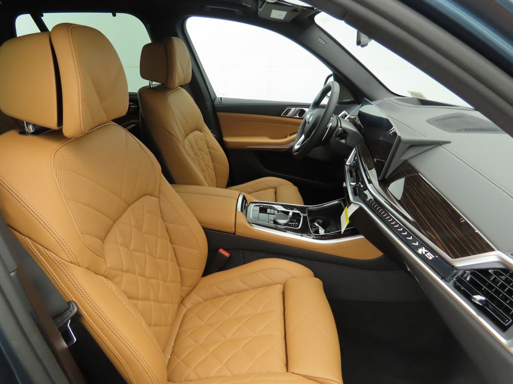 Thumbnail: 2026 BMW X5 - 21