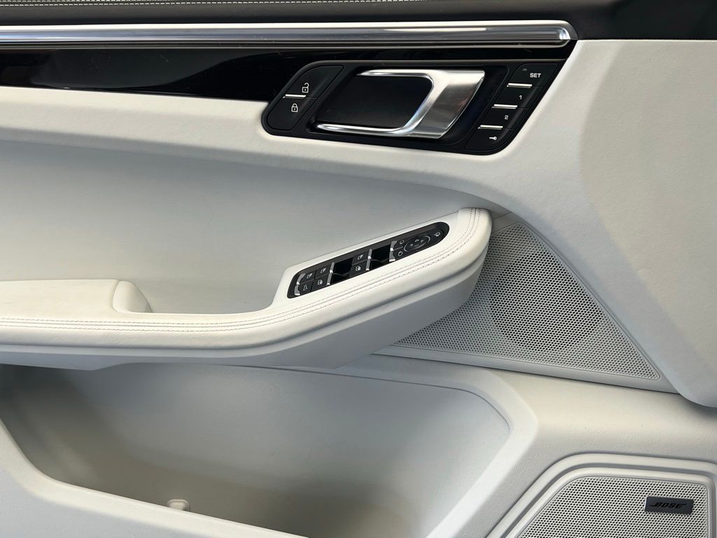 Thumbnail: 2024 Porsche Macan - 19