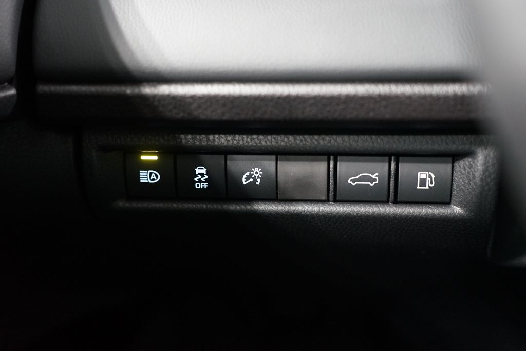 Thumbnail: 2025 Toyota Camry - 25