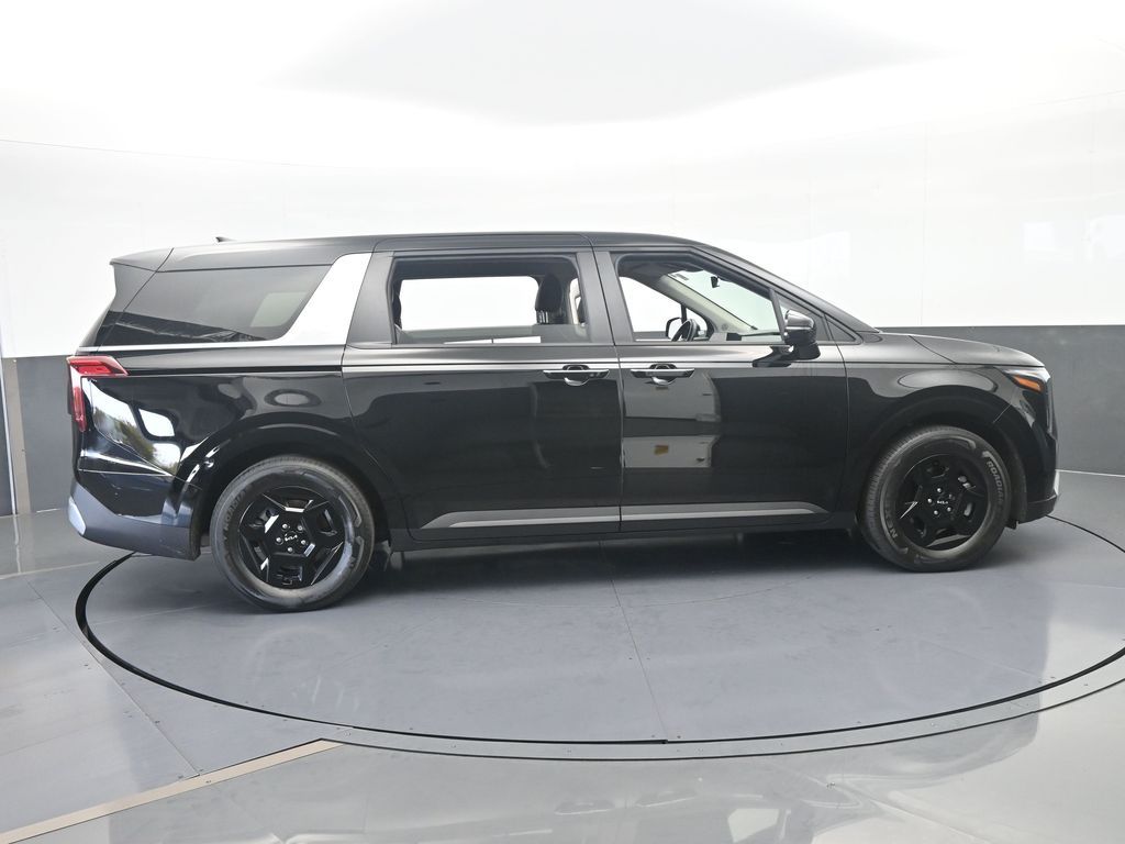 Used 2025 Aurora Black Pearl Kia LXS image 7