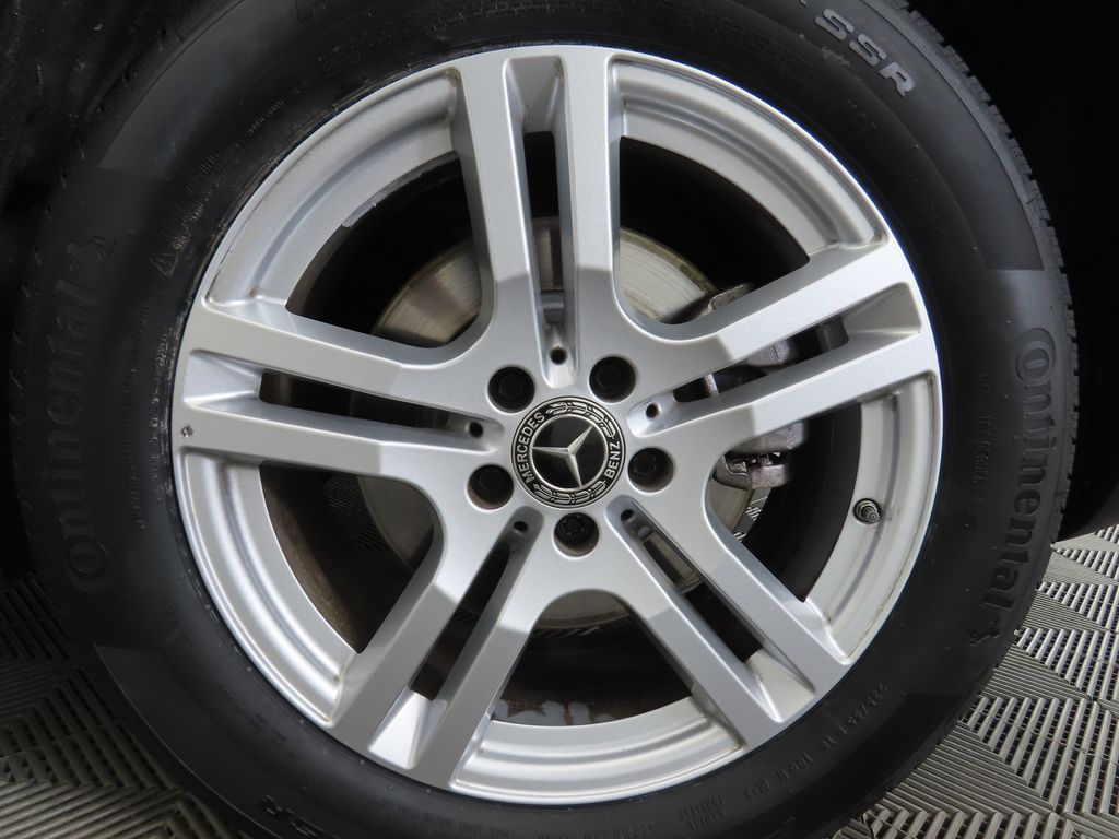 Thumbnail: 2023 Mercedes-Benz GLB - 31