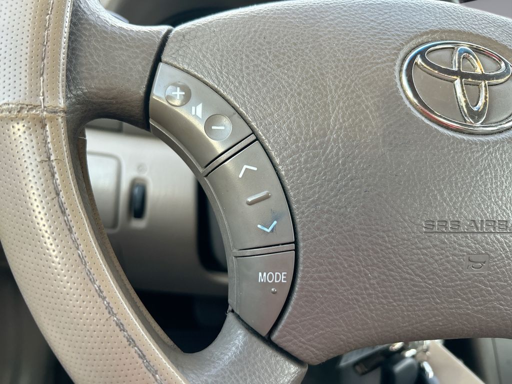 Thumbnail: 2005 Toyota Camry - 15
