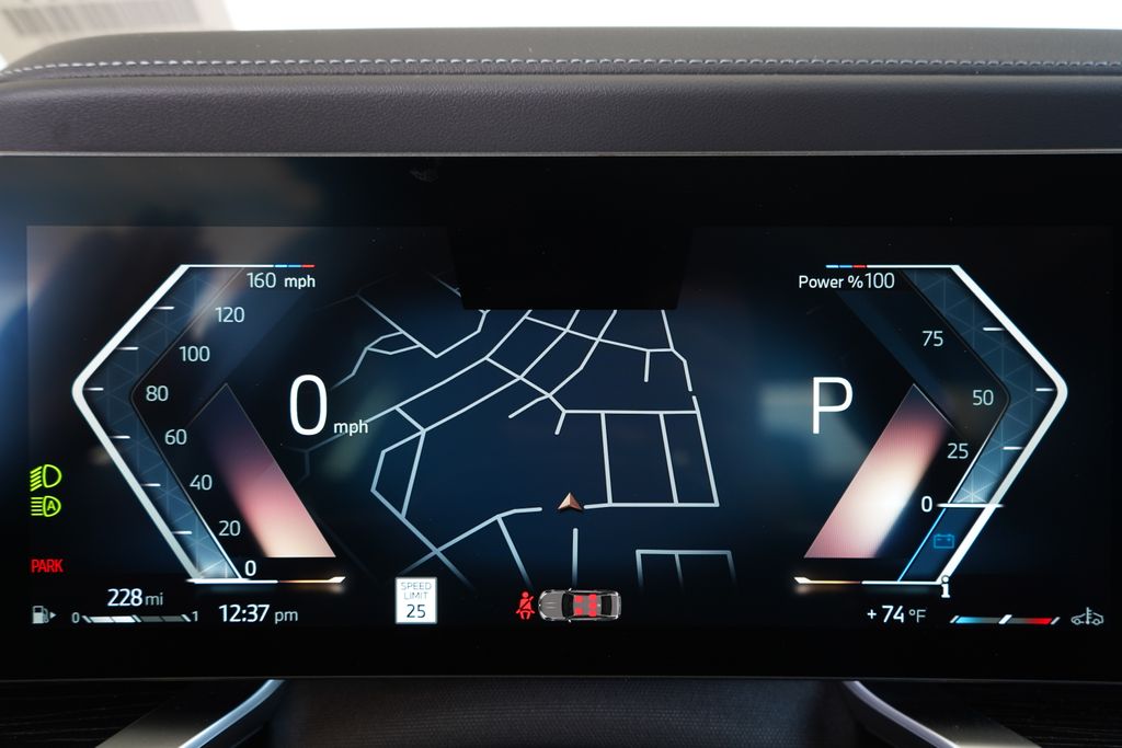 2025 BMW 7 Series 740i xDrive 17