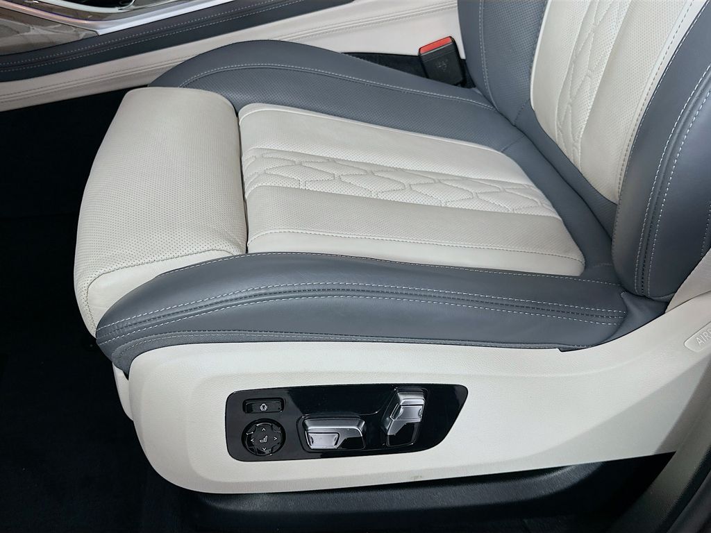 Thumbnail: 2025 BMW X7 - 20