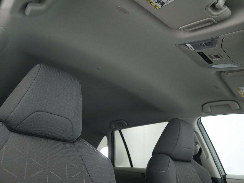 Thumbnail: 2025 Toyota RAV4 - 18