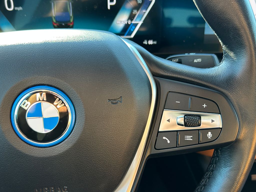 Thumbnail: 2023 BMW i4 - 20