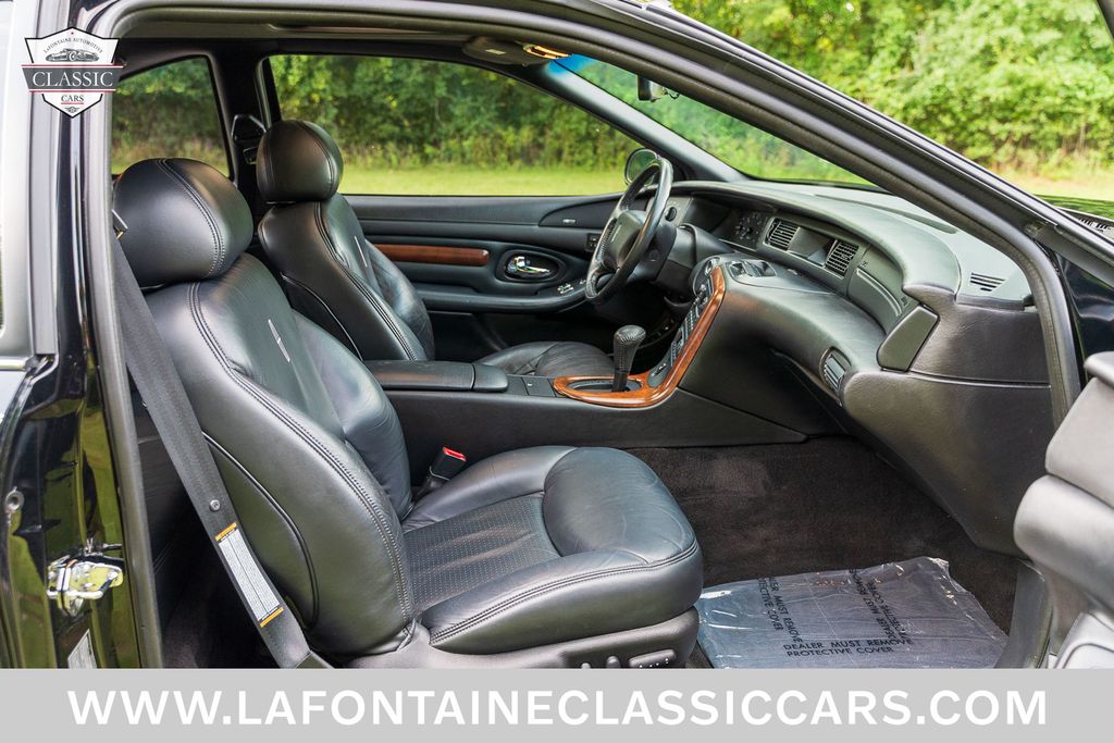 1997 Lincoln Mark VIII 9