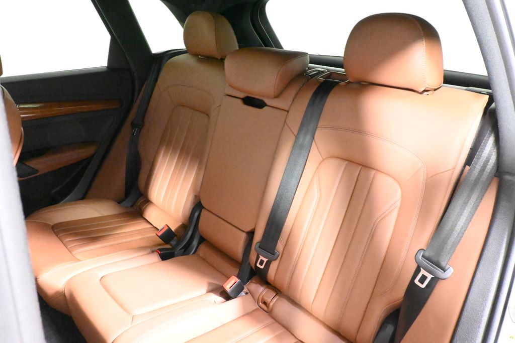 Thumbnail: 2022 Audi Q5 - 4