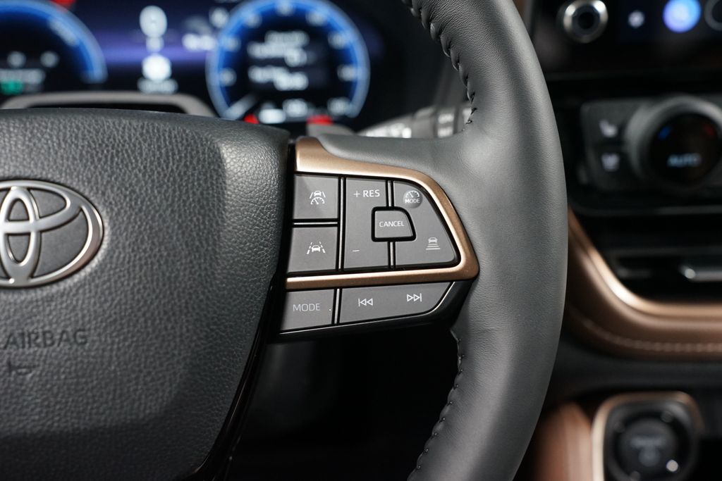 Thumbnail: 2026 Toyota Grand Highlander - 13